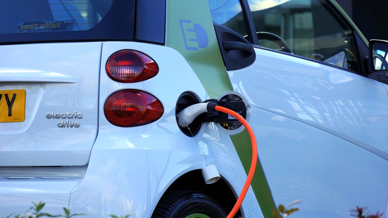 How Much Do Electric Vehicles Help in Reducing Pollution?