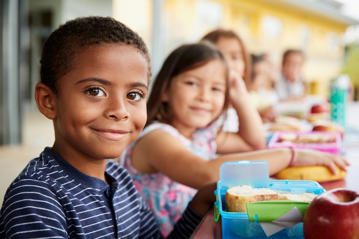 kids taking food