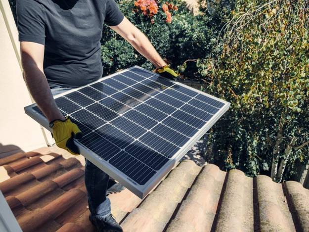 What It Really Costs to Live Off-Grid With Solar in 2025